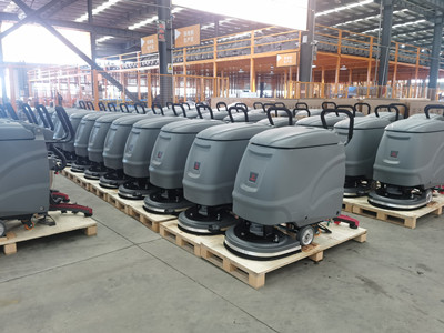 洗地機(jī)廠(chǎng)家教你寒冬如何維護(hù)蓄電池